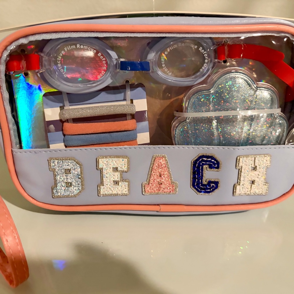 Beach Accessory Set - Picture 2 of 2
